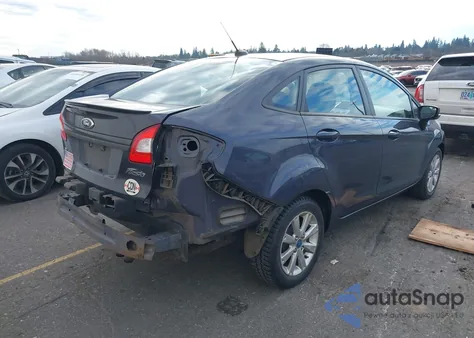 2013 Ford Fiesta Se z USA, uszkodzony, nr VIN 3FADP4BJ2DM167849